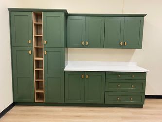 Solid Wood Hunter Green Kitchen Cabinet