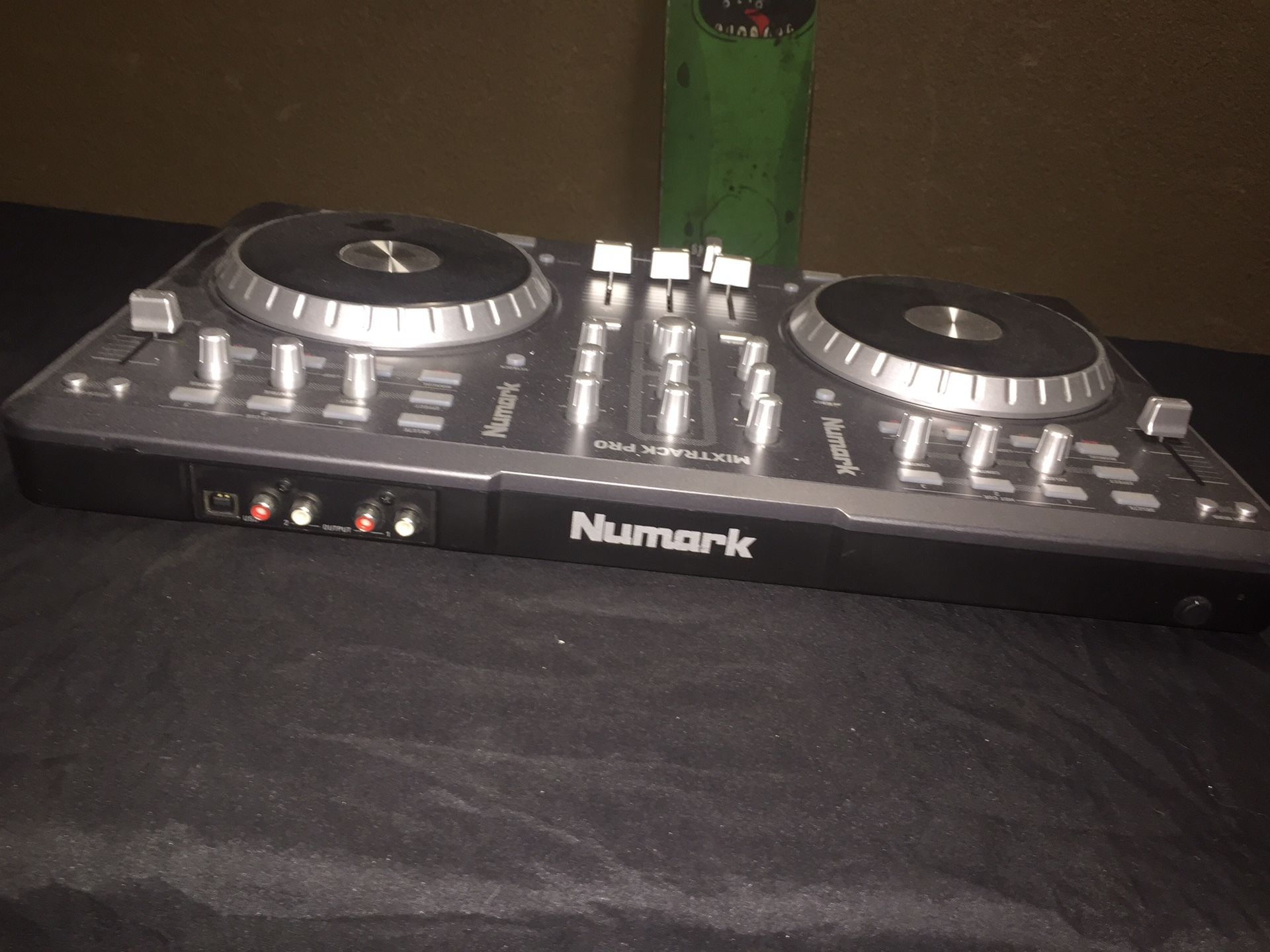 dj controller! NUMARK