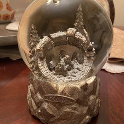 Hogwarts Express Musical Snow Globe 