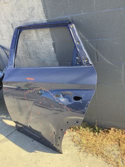 2022 - 2025 Hyundai Tucson - rear left side door shell OEM