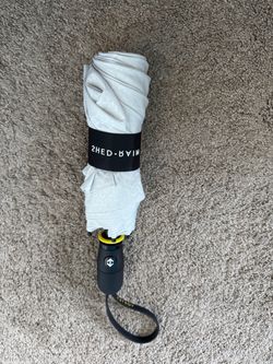 LL Bean Shedrain Vortex V2 Compact White Umbrella