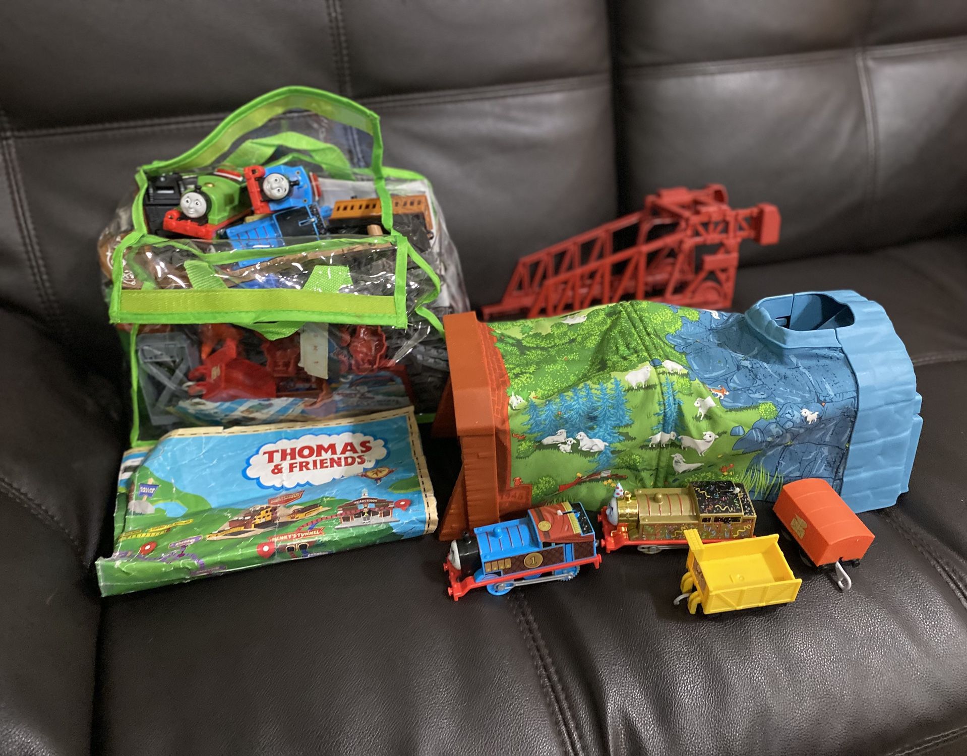 Fisher-Price Thomas & Friends TrackMaster Thomas & Percy's Cargo Race Train Set