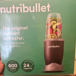 nutribullet 600 Watt 24 oz. Cup Personal Blender