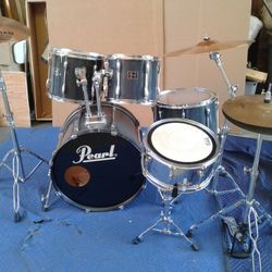 Pearl Professional Drum Set W Sabian Cymbals 