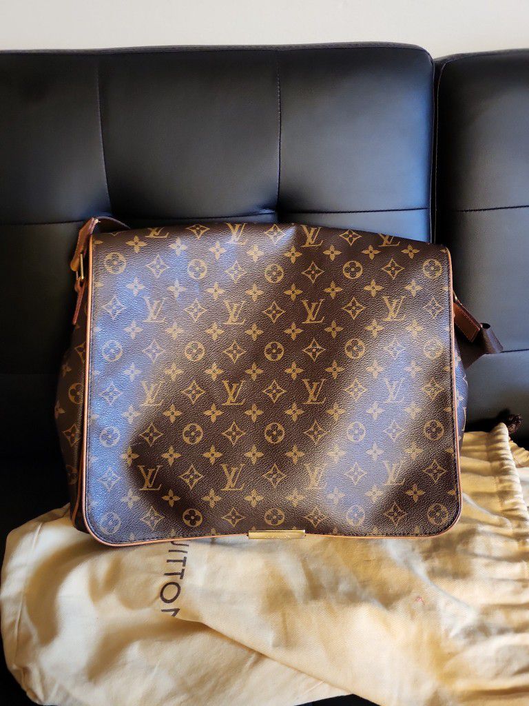 Authentic Louis Vuitton Monogram. for Sale in Cleveland, OH - OfferUp