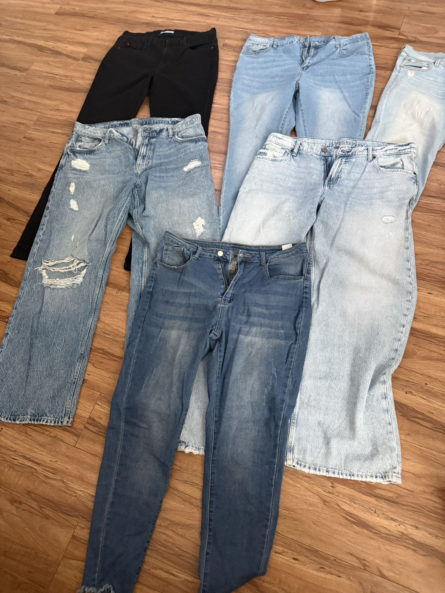 Jeans For Sale 2 Wide Legs Askin $15  Each The Others 10 Each Size Extra Large