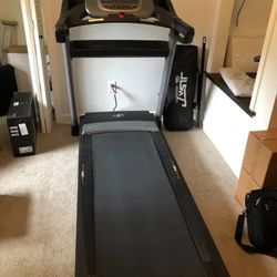 NORDICTRACK C990I TREADMILL ( LIKE NEW & DELIVERY AVAILABLE TODAY)