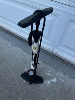 Bike floor pump with upright stand
