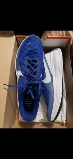 NIKE REVOLUTION 8