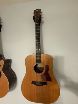 Guitar Taylor 210c