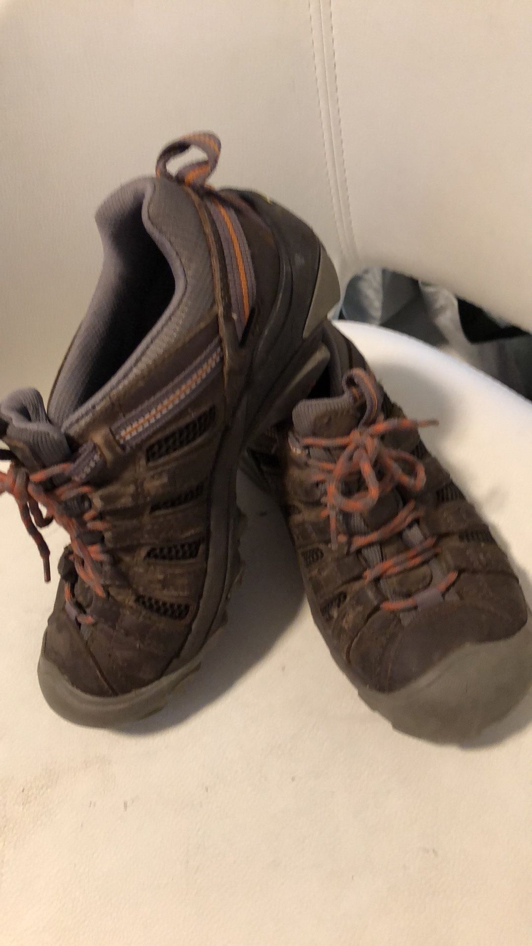 Keen woman sneakers size 7.5