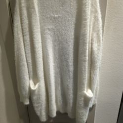 ​SHEIN White Fuzzy Eyelash Knit Cardigan - Size Small - Excellent Condition