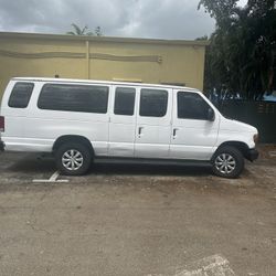 12 Passengers 