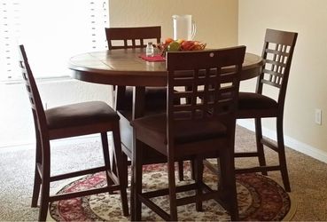 Sturdy Dining table with 4 chairs