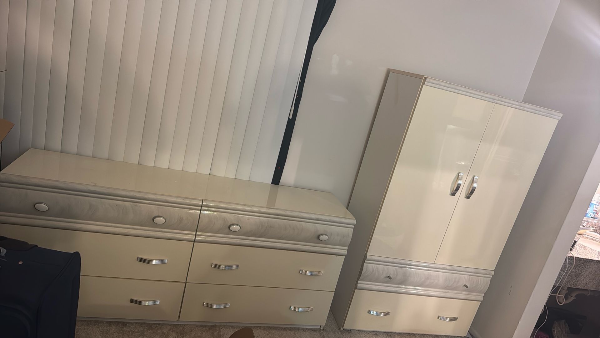 $500 Brand New Chester DRAWER Dresser And Side Table $2,500 Retail Price