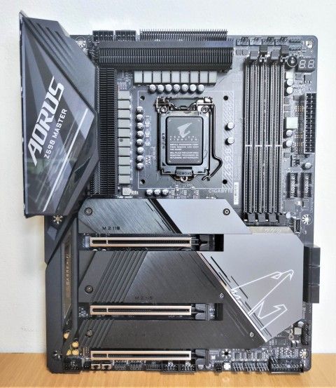 Like New - Gigabyte Aorus Z590 Master Motherboard