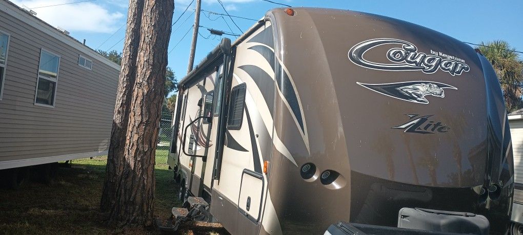 Rv Travel Trailer Camper 2015 31 Cougar Two Bedroom Bunkhouse