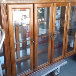 Broyhill Buffet And Hutch