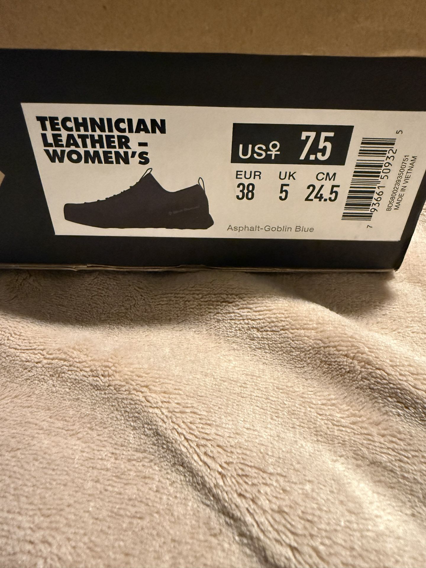 Black Diamond Shoes (woman’s). BRAND NEW