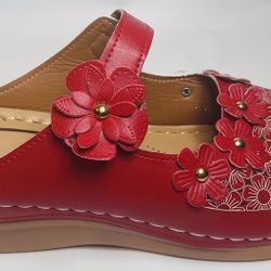 Women Clogs Red Size 10