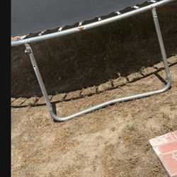 14 Ft Trampoline In Excellent Condition Already Disassembled 
