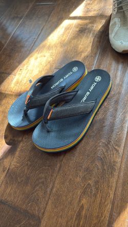 size 9 tory burch flip flops