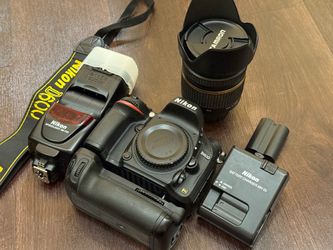 Nikon D600 + Tamron Lens + Speedlight + Battery Grip
