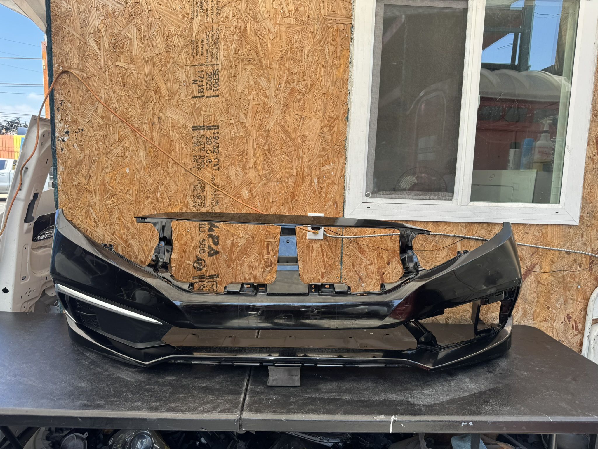 2016 2017 2018 HONDA CIVIC EX/LX FRONT BUMPER COVER OEM USED