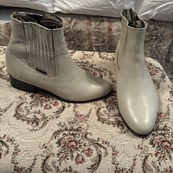 Men’s Boots Size 8.   Botines Talla 8