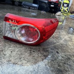2011 2013 toyota corolla passenger right taillight 