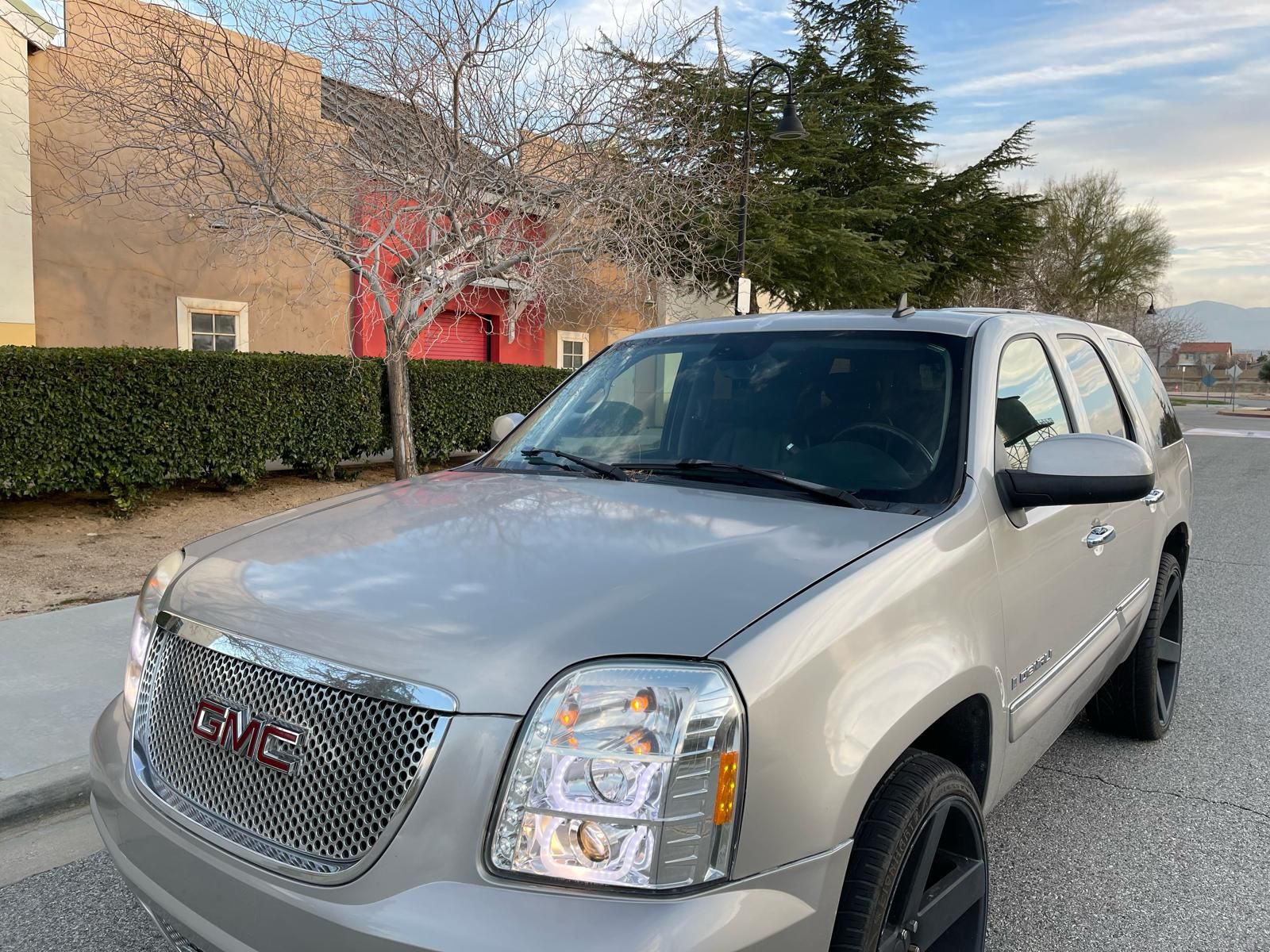 07 GMC Yukon Denali