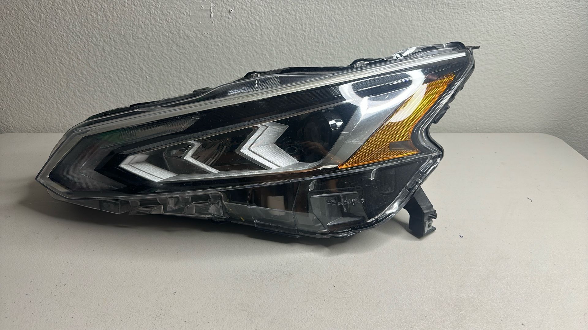 2019 - 2023 Nissan Altima LED Headlight (Left/Driver). OEM