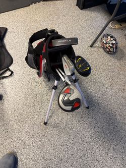 Wilson Junior lefty golf set with bag