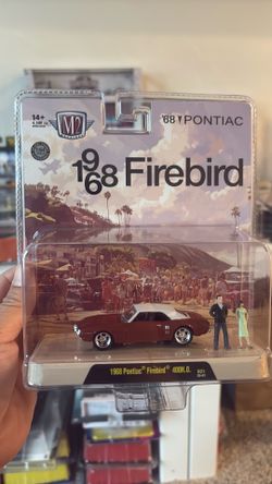 M2 Machines 1968 Pontiac Firebird diorama