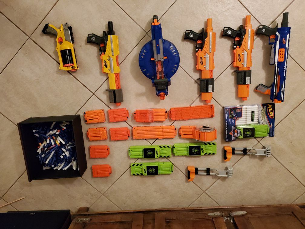 6 Nerf Guns with 15 Cartridges and Darts