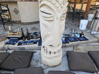 Tikis