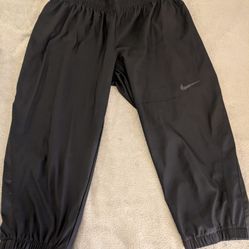 Nike Size Small Capri Length Pant