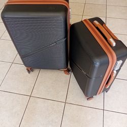 Luggage Exellent Condition $40 For Both 