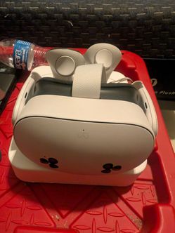 Meta Quest 3s VR Headset