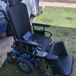 Quantum J4 Mobility Scooter 