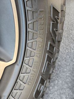 Jeep wheels & tires