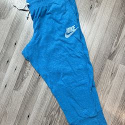 Nike Women’s Jogger Pants! (Size L)