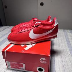 Nike Cortez Size 9 Stranger Things 