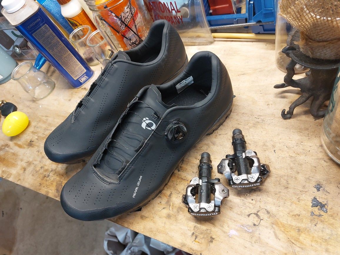 Bike Shoes And Clip Pedals Size 13 / 47 Men's Like New