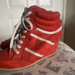 Womens Wedge Sneaker Size 9