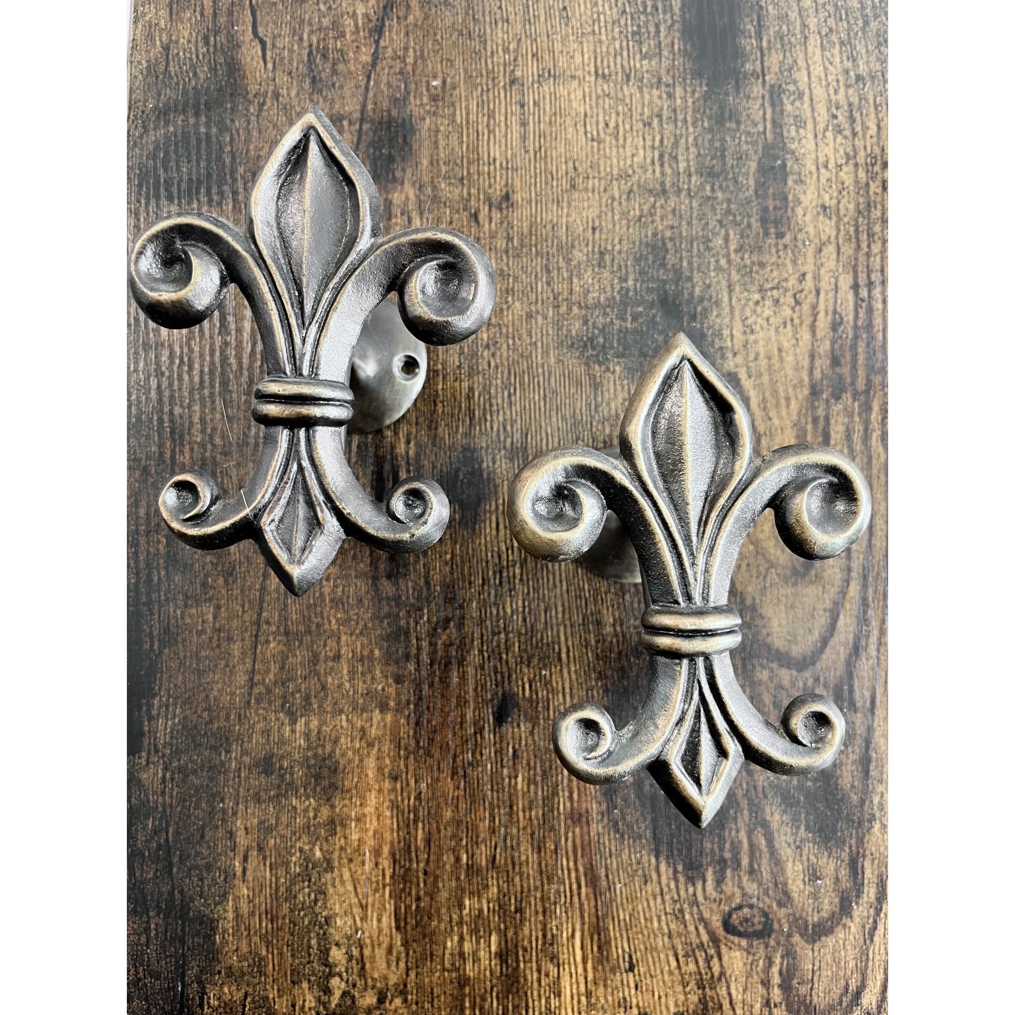 Fleur de Lis Bronze curtain/rod hooks