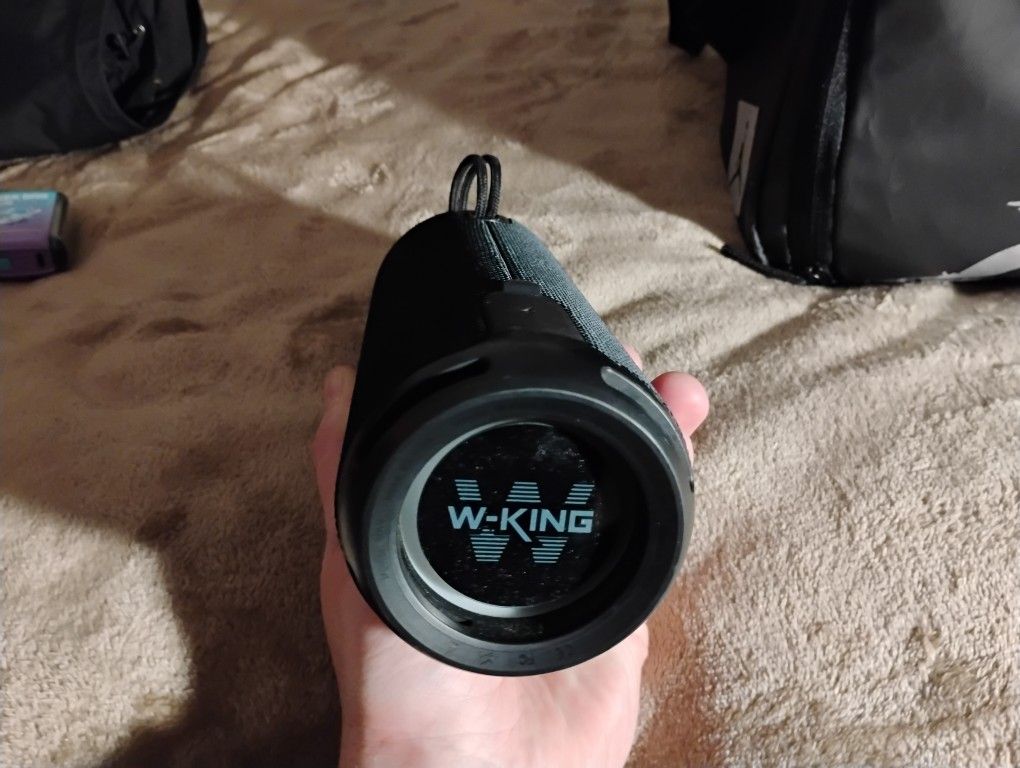W King Speaker