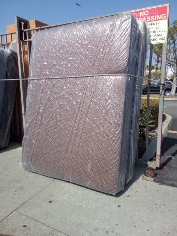 FULL MATTRESS WITH BOX SPRING