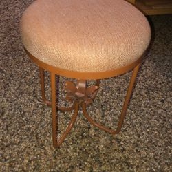 Stool  cushioned 