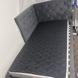 Twin Gray Upholstered Corner Daybed W/ mattress 